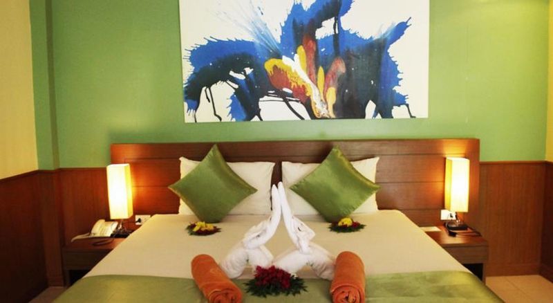 Pinnacle Samui Mae Nam